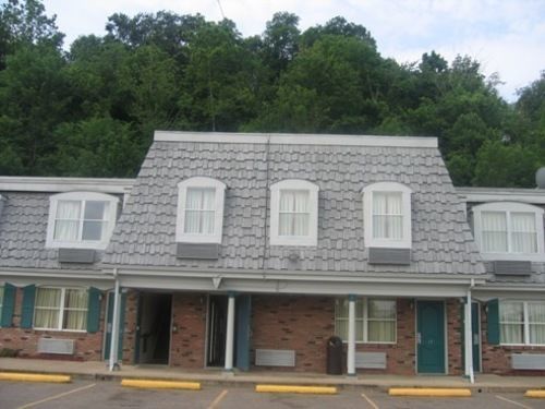 Country Squire Inn And Suites Coshocton Bagian luar foto